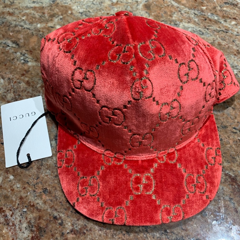 GUCCI
Metallic velvet-jacquard baseball cap